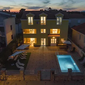 Apartmán Oliva, Vrsi